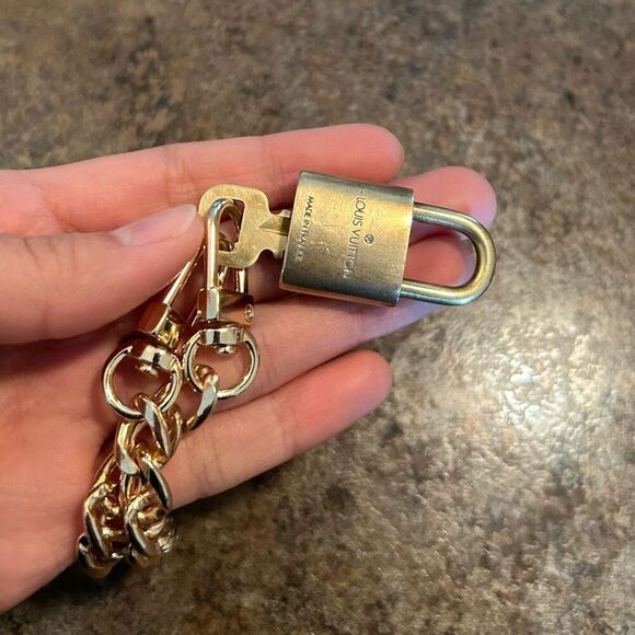 Louis Vuitton #319 Lock and Key Brass Gold with bracelet gold chain(unbranded) - Picture 4 of 5